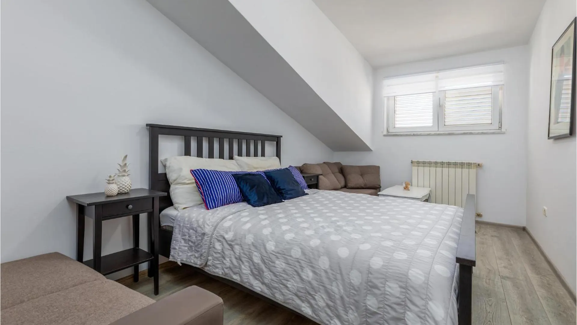 Awesome Apartment In Pula With Wifi 0*,